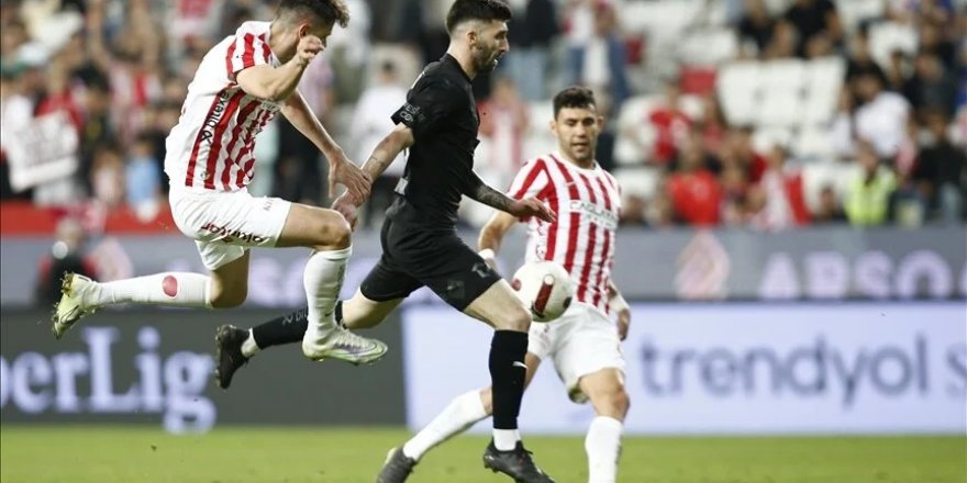 Bitexen Antalyaspor, Atakaş Hatayspor'u mağlup etti