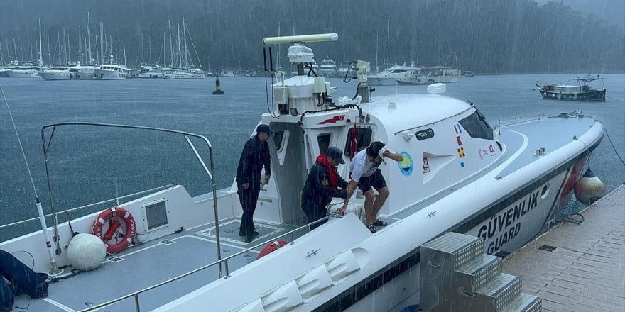 Fethiye açıklarında teknede yaralanan kişi hastaneye kaldırıldı