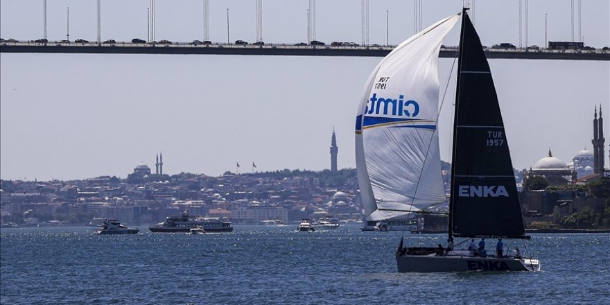 İstanbul Boğazı'nda gemi trafiği yat yarışları nedeniyle askıya alındı