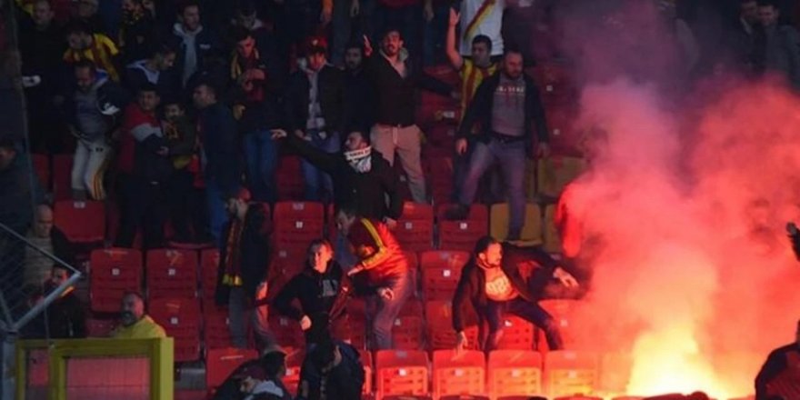 Tatil edilen Göztepe-Altay maçında tribüne fişek atan sanığa 15 yıl hapis