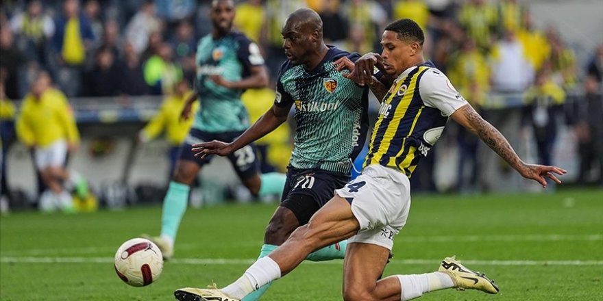 Fenerbahçe, galibiyetle şampiyonluk umuduna tutundu