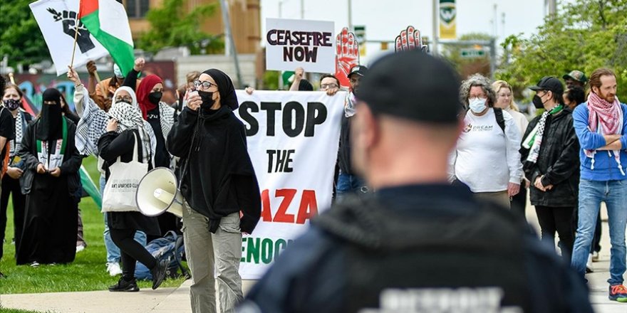 ABD'deki üniversitelerde Filistin'e destek gösterileri mezuniyet törenlerinde de sürdü