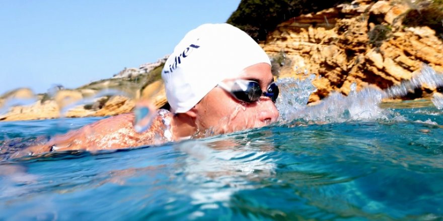 Ultra maraton yüzücüsü Bengisu Avcı, Molokai Kanalı geçişini tamamlayamadı