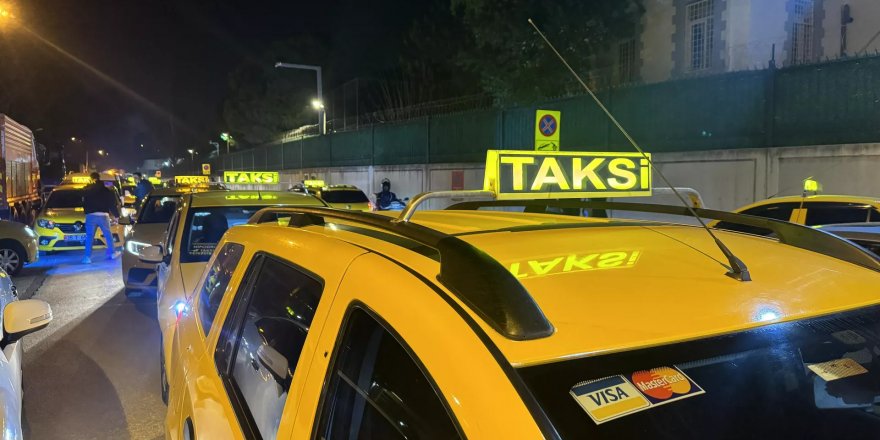 Üsküdar'da İETT otobüsünün kadın sürücüsünü tehdit eden taksici yakalandı
