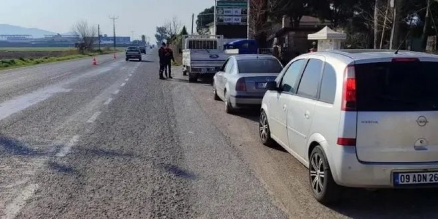 Aydın'da durdurulan minibüste yasa dışı geçiş hazırlığındaki 16 düzensiz göçmen yakalandı