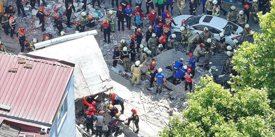 Küçükçekmece'de çöken binada 1 kişi hayatını kaybetti, 8 kişi yaralandı