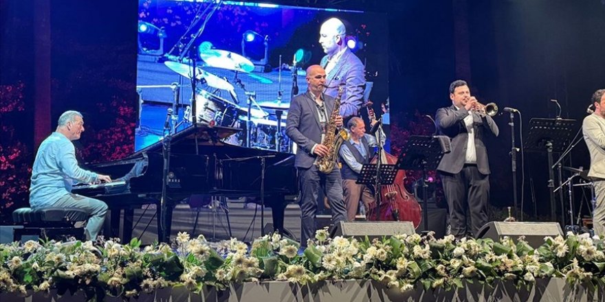 Kerem Görsev, 7. Antalya Akra Caz Festivali'nde sahne aldı