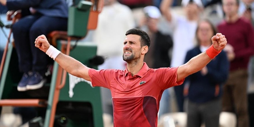 Son şampiyon Djokovic, zorlansa da Fransa Açık'ta çeyrek finale çıktı