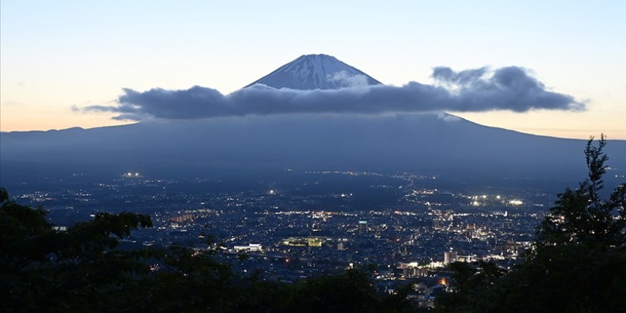 Japonya'da daireleri satışa hazır apartman "Fuji Dağı" manzarasını engellediği gerekçesiyle yıkılacak