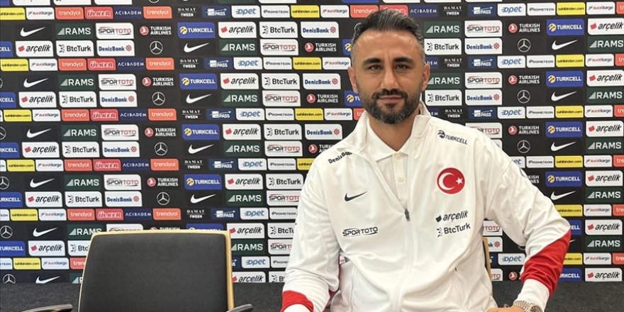A Milli Futbol Takımı'nın yardımcı antrenörü Selçuk Şahin'in takıma güveni tam