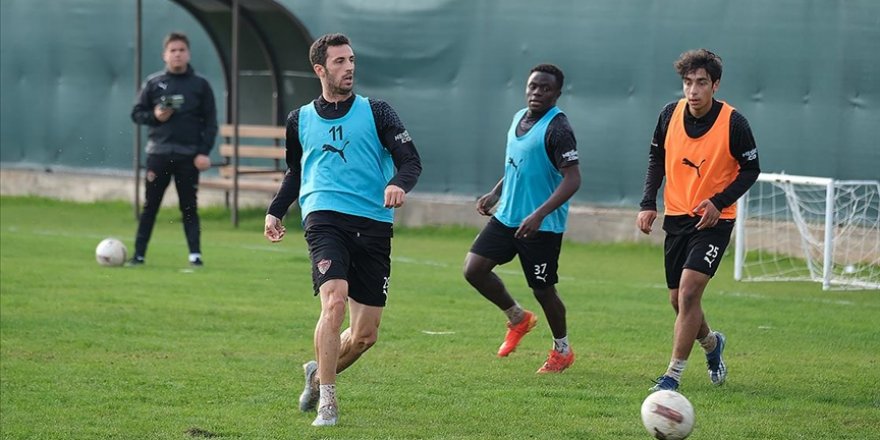 Yeni sezon mesaisine başlayacak Hatayspor'da orta saha ve hücuma takviye planı