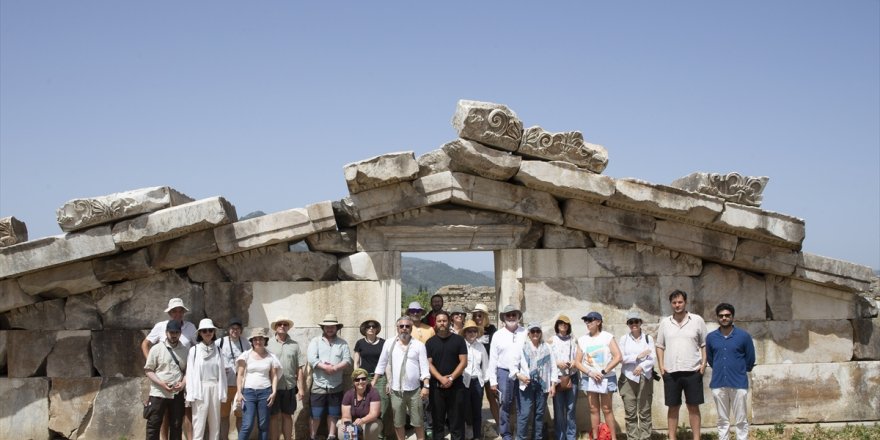 Yabancı arkeologlar Aydın'daki Magnesia Antik Kenti'ni ziyaret etti