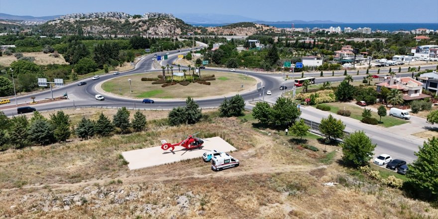 İzmir'de yol ve kavşaklarda görevlendirilen sağlık ekipleri tatilde 20 kazaya müdahale etti