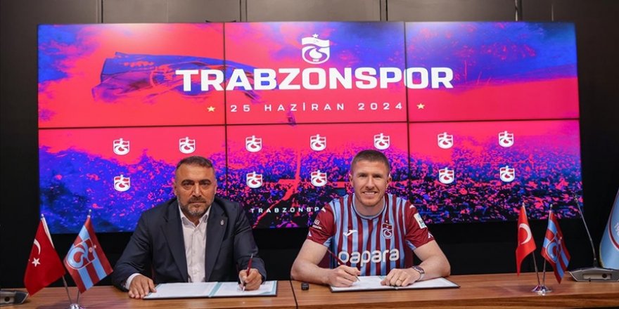 Trabzonspor, yeni transferleri Barisic ve Lundstram için imza töreni düzenledi