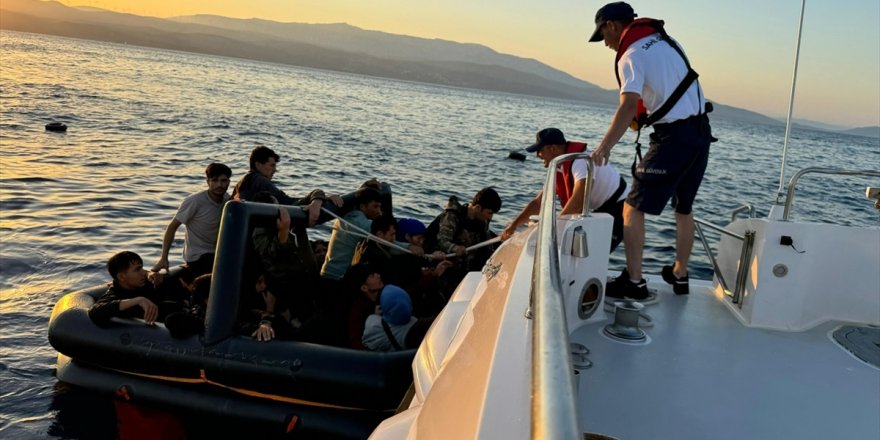 İzmir açıklarında 61 düzensiz göçmen kurtarıldı, 51 yabancı uyruklu yakalandı