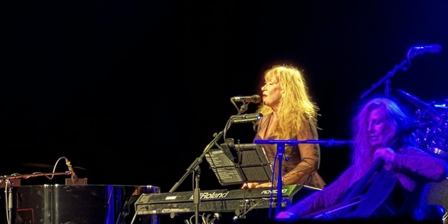 Kanadalı müzisyen Loreena McKennitt, Harbiye'de konser verdi