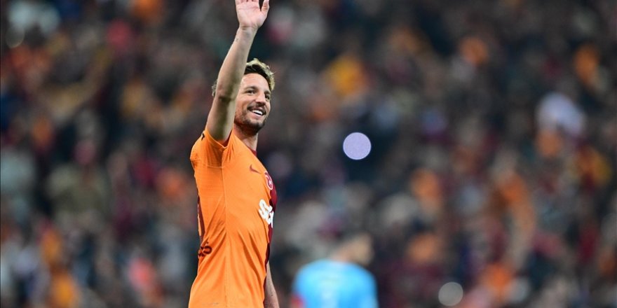 Galatasaray, Belçikalı futbolcu Mertens'in sözleşmesini 2024-2025 sezonu sonuna kadar uzattı