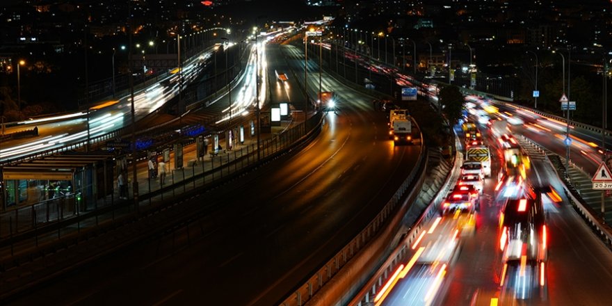 Haliç'teki orta köprünün Kadıköy istikameti trafiğe kapatıldı
