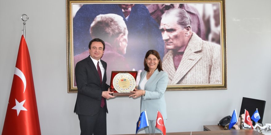 Kosova Başbakanı Albin Kurti, Foça Belediyesini ziyaret etti