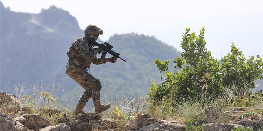 Irak'ın kuzeyindeki Metina bölgesinde 4 PKK'lı terörist etkisiz hale getirildi