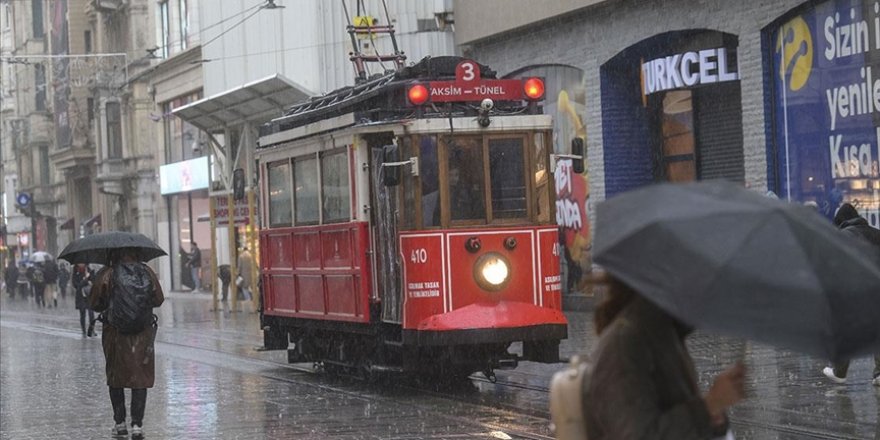 İstanbul için gök gürültülü sağanak uyarısı