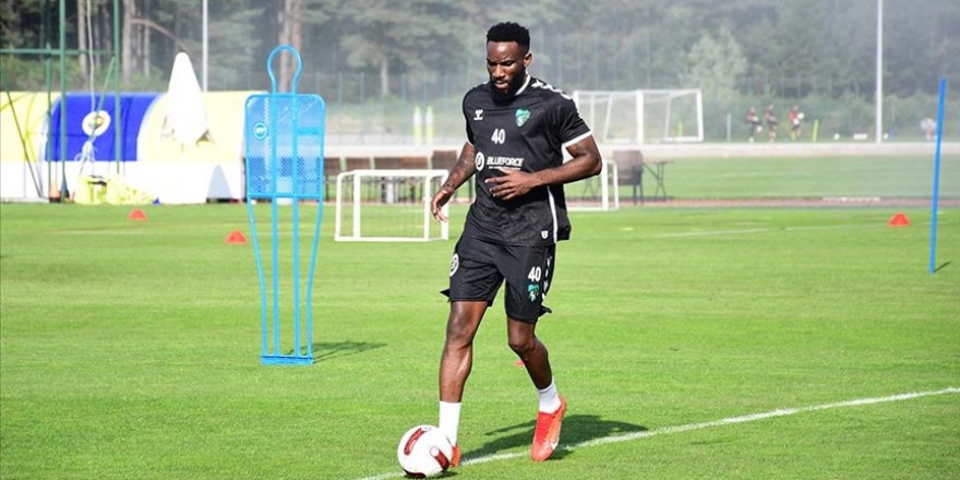 Kocaelispor'un yeni transferi Appindangoye, yeni sezona "Süper Lig" parolasıyla hazırlanıyor