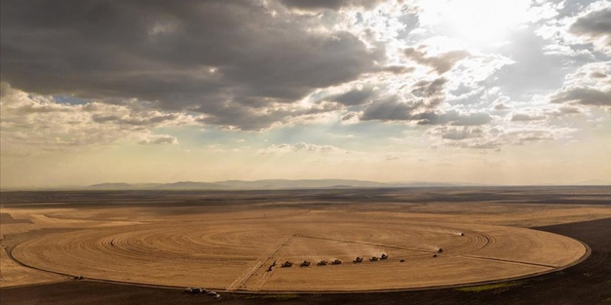 Konya'nın devasa dairesel tarlalarında hasat mesaisi tamamlandı