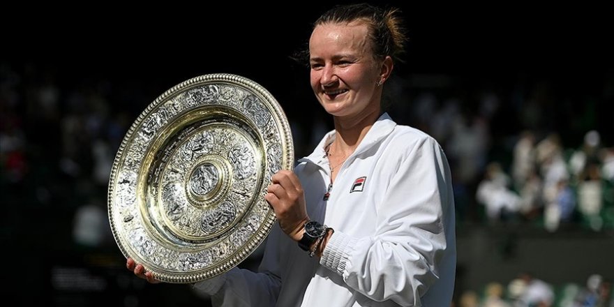 Wimbledon'ın tek kadınlar finalinde Çek Barbora Krejcikova, şampiyon oldu