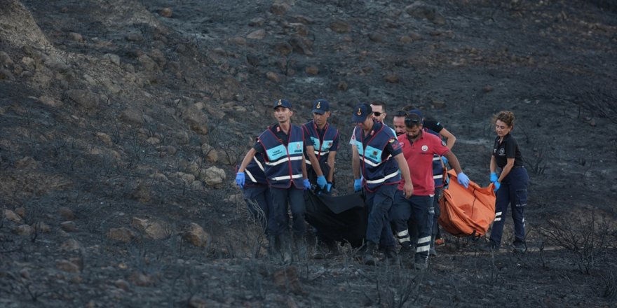 İzmir'in Çeşme ilçesinde ormanlık alanda çıkan yangınla ilgili 4 gözaltı