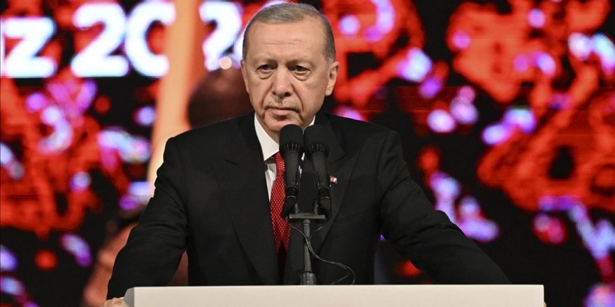 Cumhurbaşkanı Erdoğan: Vatandaşa silah doğrultan kim olursa olsun 15 Temmuz gecesi olduğu gibi karşısında dimdik dururuz