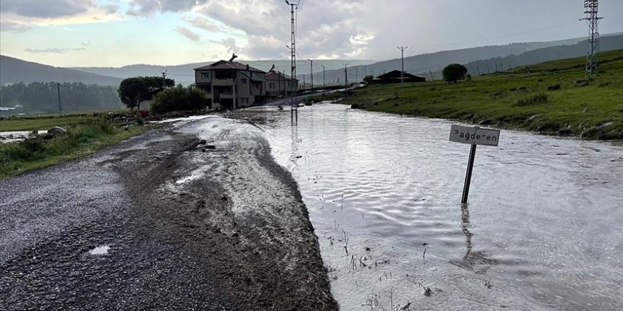 Ardahan Valisi Çiçek, yağış uyarılarına karşı tedbirli olunmasını istedi