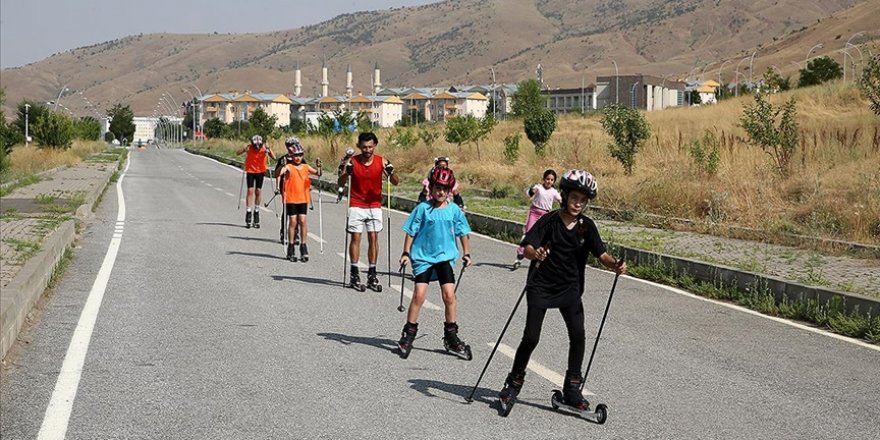 Muşlu kayakçılara, yazın sıcağı engel değil