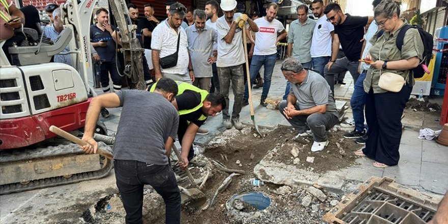 İzmir'de 2 kişinin akıma kapılarak öldüğü yerdeki çalışmalar sırasında İZSU gözlemcisi izinliymiş