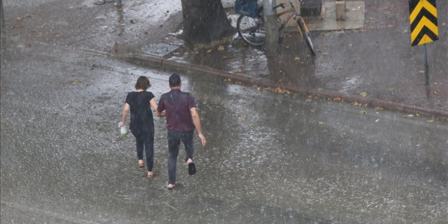 Konya'da sağanak etkili oldu