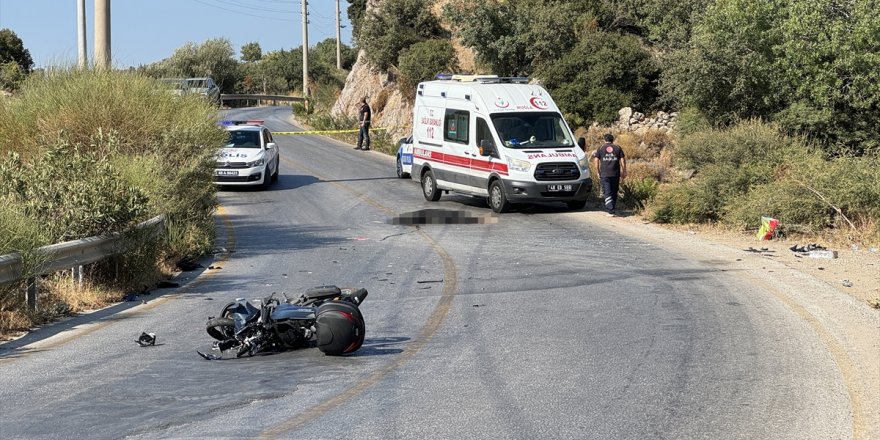 Bodrum'da motosikletle otomobilin çarpıştığı kazada 1 kişi öldü, 2 kişi yaralandı