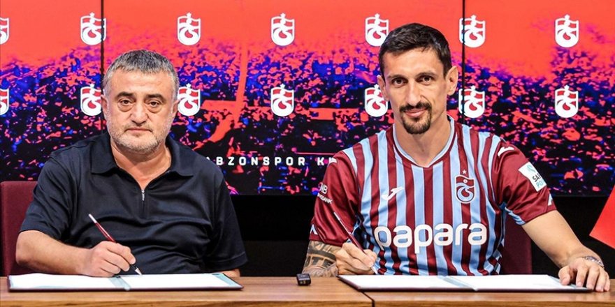 Trabzonspor, Karadağlı savunma oyuncusu Stefan Savic ile 3 yıllık anlaşma sağladı