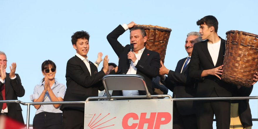 CHP Genel Başkanı Özel, 'getir sandığı' diyerek konuştu: 'Küfeyi biz taşıyacağız'