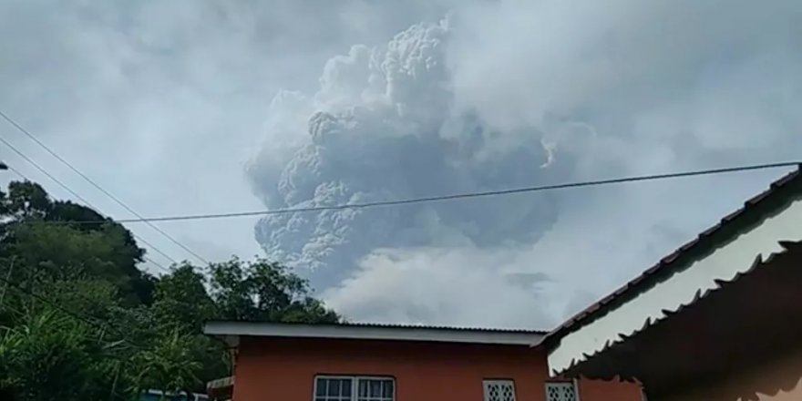 Karayipler'deki St. Vincent Adası’ndaki La Soufriere Yanardağı ikinci kez patladı