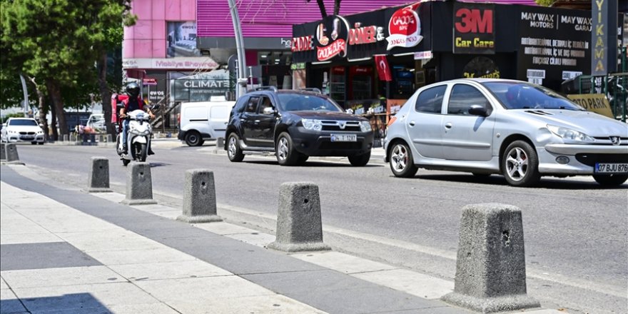 İstanbul'da beton duba çıkmazı