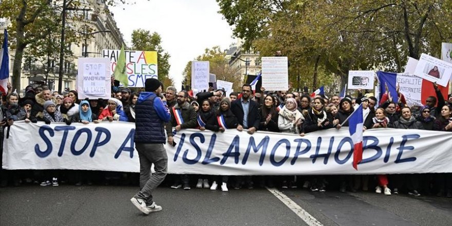 Paris'te ırkçılık ve aşırı sağ karşıtı protesto