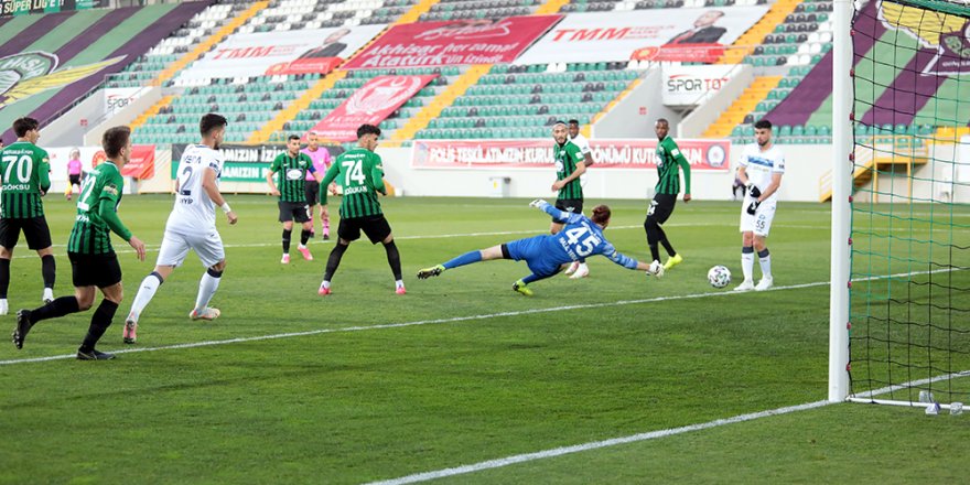 Akhisarpor: 2 - Adana Demirspor: 3