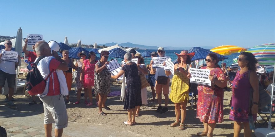 Foça'da kıyıları işgal eden işletmeler protesto edildi