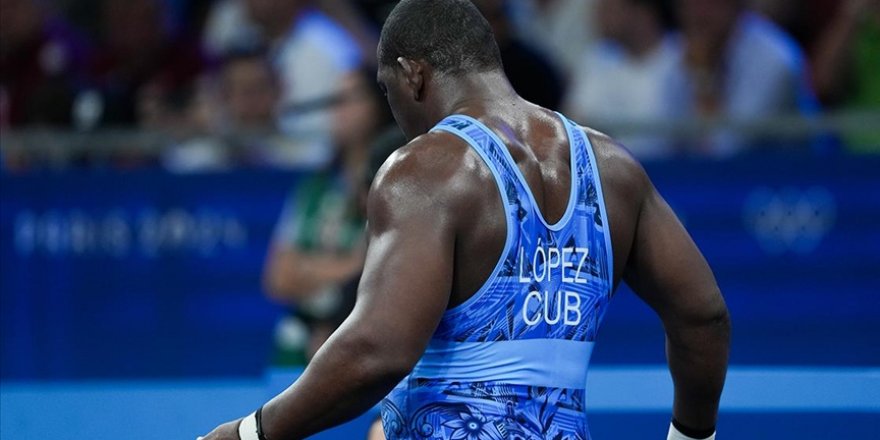 Kübalı Lopez Nunez 5 olimpiyatta altın madalya alan ilk güreşçi olarak tarihe geçti