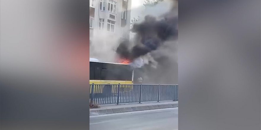 Esenyurt'ta seyir halindeki İETT otobüsünde yangın çıktı