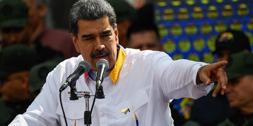 Maduro, ellerindeki tüm tutanakları Yüksek Mahkeme'ye teslim edeceklerini belirtti