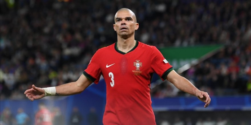 Portekizli futbolcu Pepe, 41 yaşında futbolu bıraktı