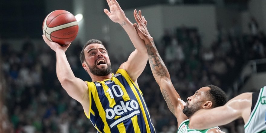 Fenerbahçe Beko, kaptan Melih Mahmutoğlu ile yeniden anlaştı