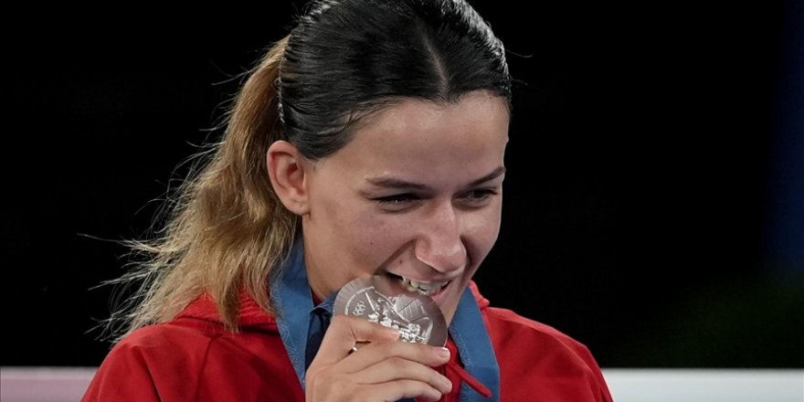 Olimpiyat ikincisi Hatice Akbaş, gümüş madalyanın mutluluğunu yaşıyor