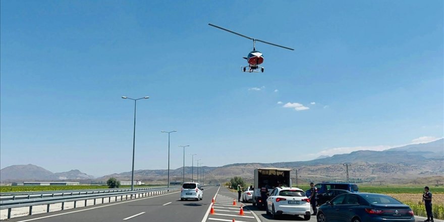 Kayseri'de jandarma ekipleri cayrokopterle denetim yaptı