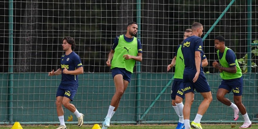 Fenerbahçe ligin ilk hatasında yarın Adana Demirspor'u konuk edecek